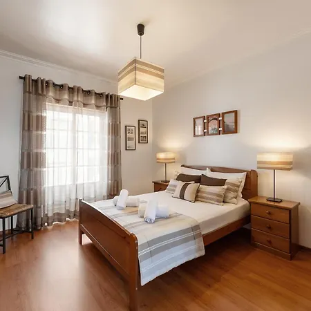 Casa Burgues Mar & Lagoa Nyaraló *