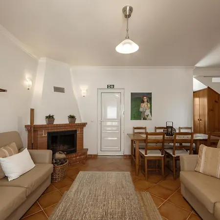 Casa Burgues Mar & Lagoa Nyaraló Óbidos