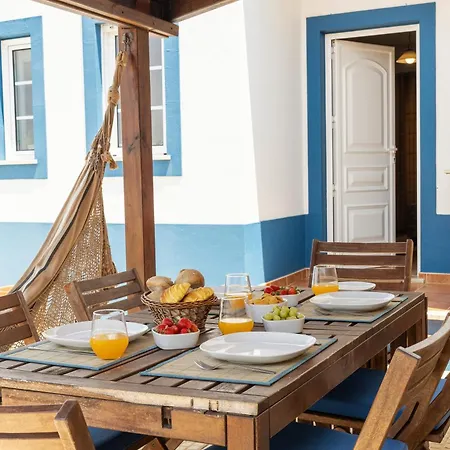 Casa Burgues Mar & Lagoa Hébergement de vacances